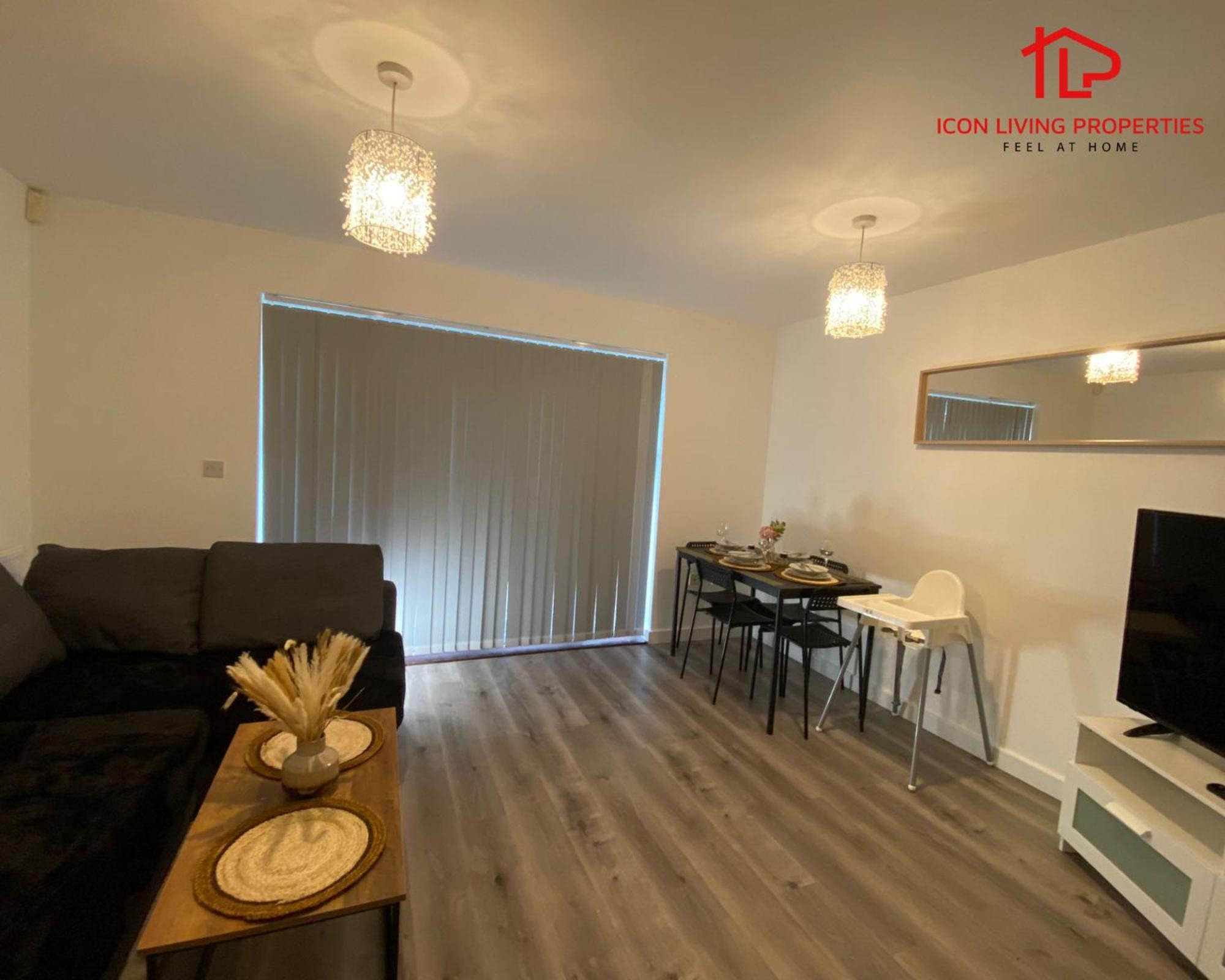 Modern Spacious 4 Bed House By Icon Living Properties Short Lets & Serviced Accommodation Reading With Free Parking Exterior foto